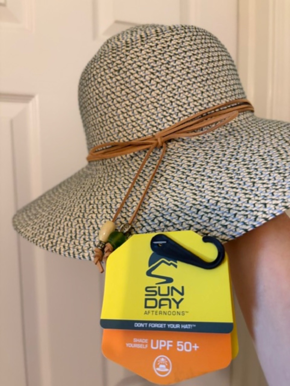 SUNDAY AFTERNOON SOL SEEKER WIDE BRIM HAT NWT Med.